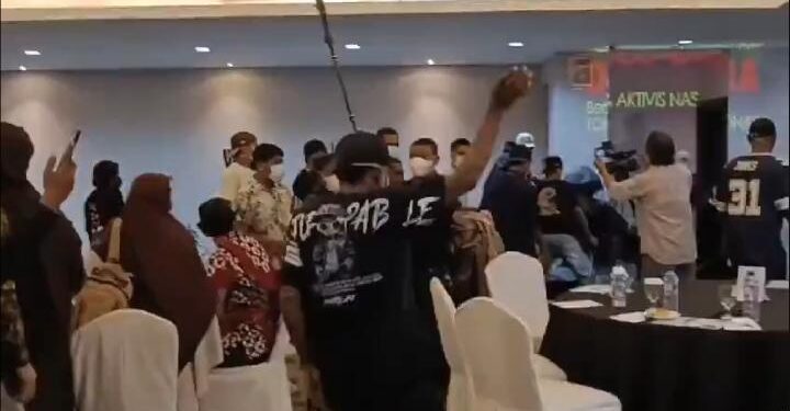 Aksi Brutal Sekelompok Orang di Acara Forum Tanah Air Cermin Kejahatan Demokrasi
