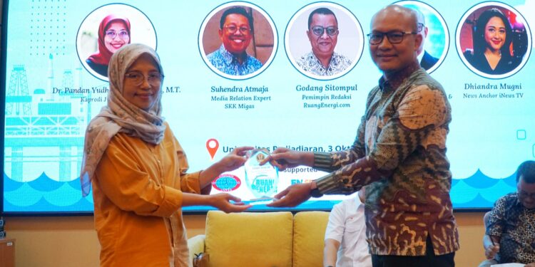 SKK Migas RH Petrogas Goes to Fikom Unpad: Berbagi Cerita Dibalik Industri Hulu Migas