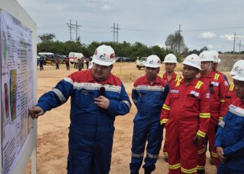 Sambangi Rokan, Seruan Menteri Bahlil: Naikkan Produksi, Jaga Marwah Negara!