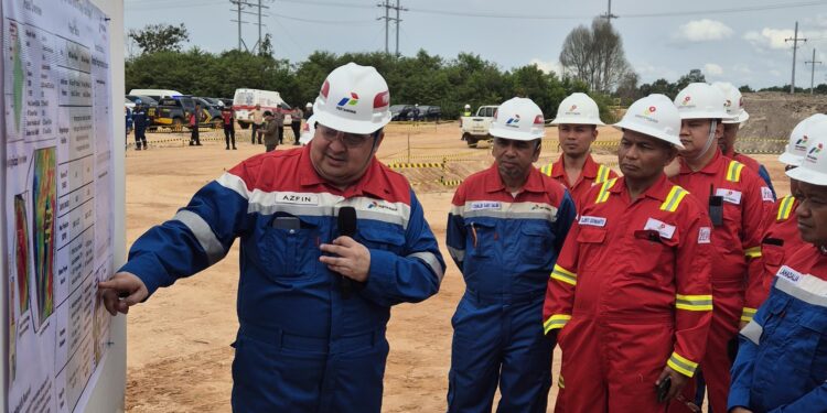 Sambangi Rokan, Seruan Menteri Bahlil: Naikkan Produksi, Jaga Marwah Negara!