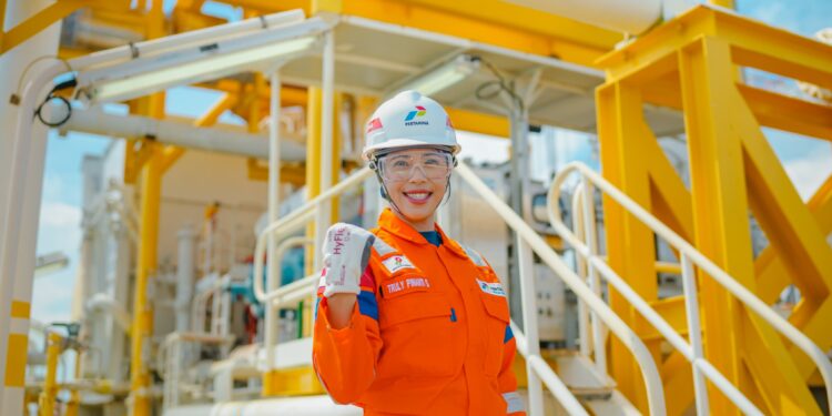 Menelisik Sepak Terjang Kartini Hulu Migas