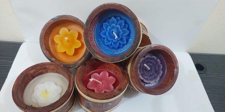 Mahasiswa UPER Sulap Minyak Jelantah Jadi Lilin Aromaterapi