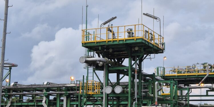 Bahlil Akui Tidak Rasional, Target Produksi Migas 1 Juta BOPD Tahun 2030 Yakin Bisa Tercapai