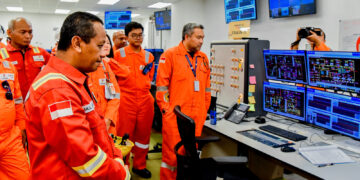Menteri ESDM Sambangi Lapangan Genting Oil dan Kilang LNG Tangguh