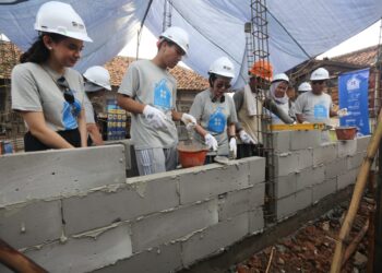 Program Revitalisasi Rumah Sederhana di Tengah Peringatan 45 Tahun MedcoEnergi