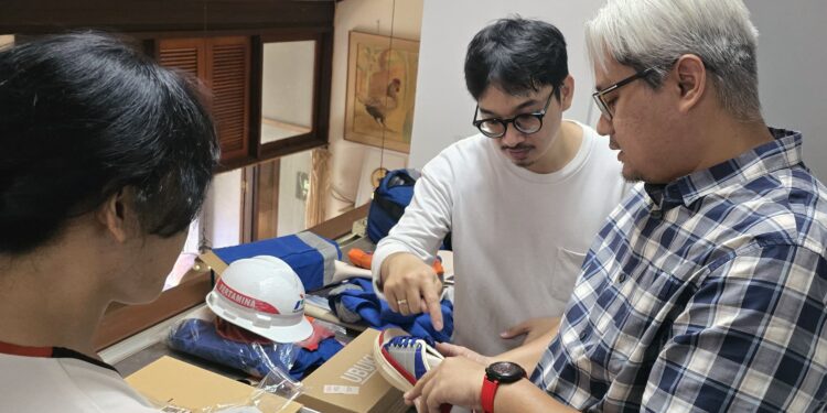 Inovasi Pertamina Drilling Sulap Coverall Bekas Jadi Produk Bernilai Seni