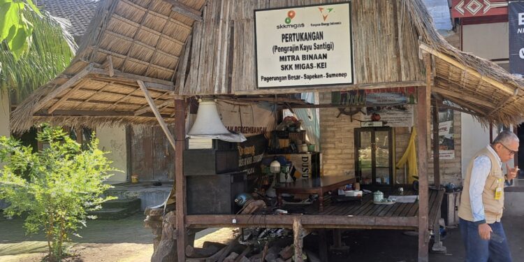 Strategi KEI Mengantarkan Kriya Kayu Santigi Pulau Pagerungan Tembus Pasar Global