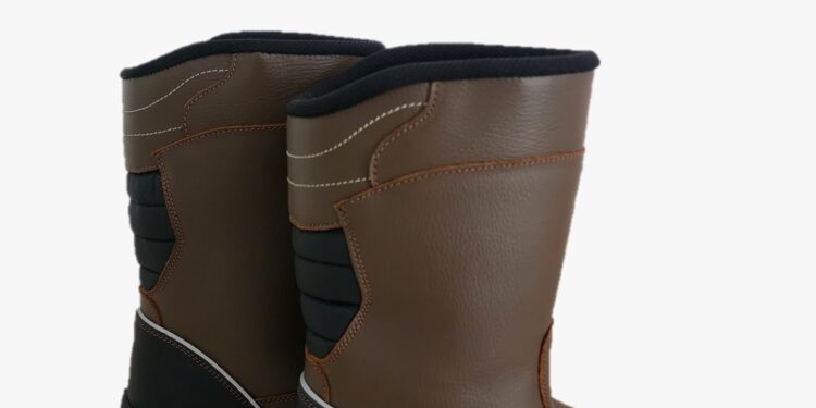 PDC Inisiasi Safety Shoes dan Hand Glove Berkualitas 