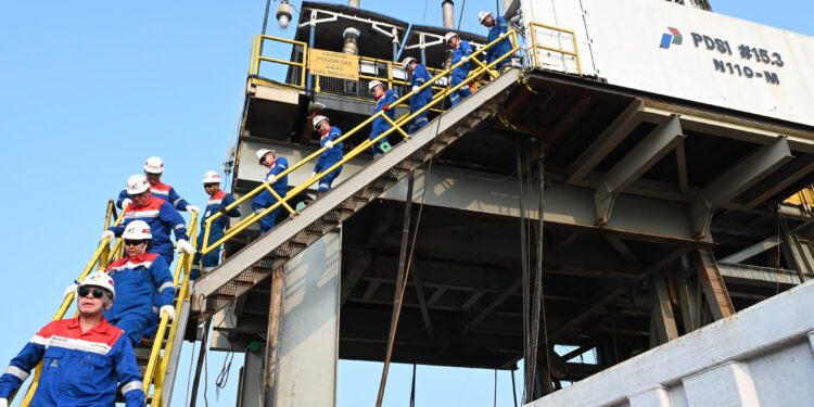 Komisaris Pertamina Sambangi Rig PDSI dan IDTC di Indramayu
