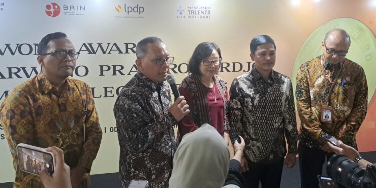 Semarak Hajatan Sarwono Award dan Sarwono Prawirohardjo Memorial Lecture
