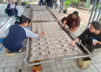 Kisah Batik Sekar Rinambat Binaan PEPC 12 Merenda Harapan Kaum Perempuan