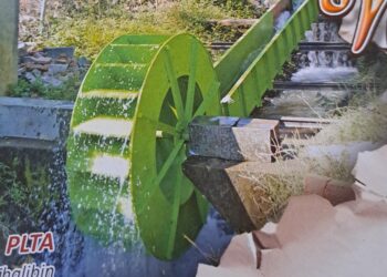 Kincir Air Sungai Pekalen Wujudkan Swasembada Energi di Pesantren Blado