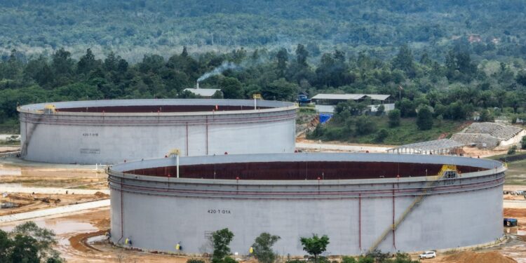 Pertamina Rampungkan Pembangunan 2 Tangki Raksasa di Kaltim