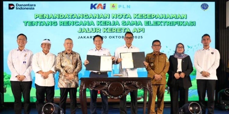 Kolaborasi PT PLN dan PT KAI untuk Transportasi Publik yang Murah tapi  Ramah Lingkungan