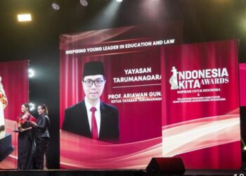Prof. Ariawan Gunadi Terima Penghargaan “Inspiring Young Leader in Education and Law” dalam Indonesia Kita Award 2025