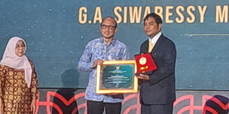 Orasi Ilmiah Prof. Dr. Saroj Rujirawat Soal Teknologi Cahaya Sinkrotron dalam Pengembangan Baterai, Energi Bersih dan Polutan Lingkungan