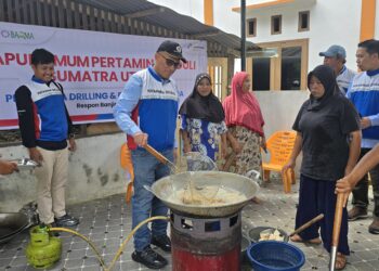 Bos Pertamina Drilling Sambangi Korban Banjir di Posko Rig PDSI#19.1 Langkat
