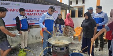 Bos Pertamina Drilling Sambangi Korban Banjir di Posko Rig PDSI#19.1 Langkat