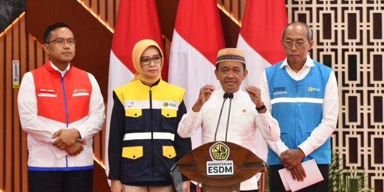 Menteri ESDM Minta Pertamina Jaga Ketersediaan BBM Selama Nataru