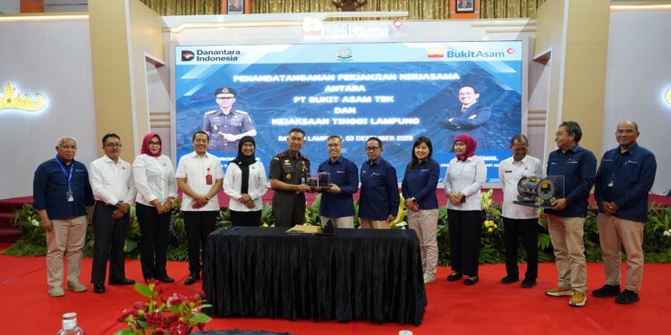 PTBA & Kejati Lampung Teken PKS Bantuan Hukum dan TJSL