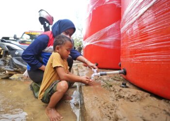 Pertamina Terus Pasok Air Bersih ke Wilayah Pengungsian