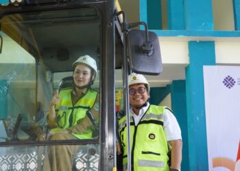 Hibah Ekskavator UT untuk Pendidikan Vokasi di Maluku Utara