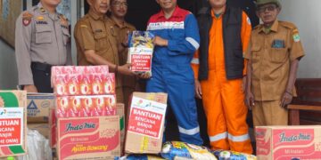 PHE ONWJ Gandeng PWI Distribusikan Bantuan Logistik ke Korban Banjir Karawang