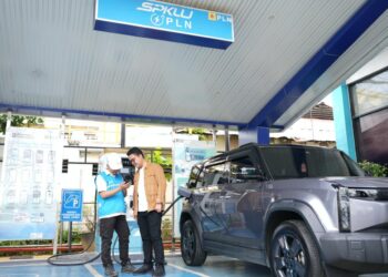PLN Mobile Permudah Pengguna Mobil Listrik dengan Fitur Baru AntreEV