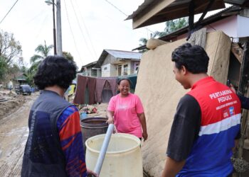 Penyintas Bencana Aceh Tamiang Sangat Berterimakasih pada Pertamina atas Bantuan Air Bersih