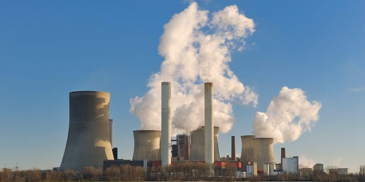 Mengulik Sisi Terang dan Gelap ESG Risk Rating pada Keberlanjutan Perusahaan