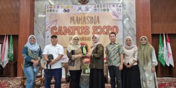 Profesor dan Doktor dari Negeri Upin-Ipin Buka Wawasan Internasional Santri Mahasina