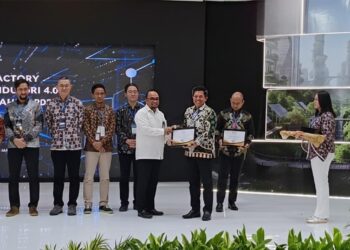 Komatsu Remanufacturing Asia Sabet Penghargaan INDI 4.0 Smart Factory dari Kementerian Perindustrian
