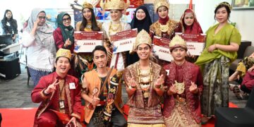 Pertamina Drilling Gelar Peringatan Hari Kartini Lewat Ajang Fashion Show Busana  Adat