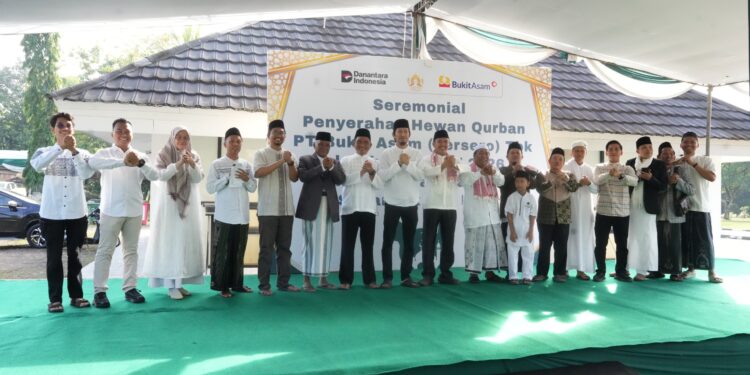 PTBA Sebar 300 Hewan Kurban di Berbagai Wilayah Operasional