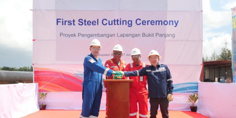 PC Ketapang II Ltd. Gelar First Steel Cutting Ceremony Proyek Pengembangan Lapangan Bukit Panjang
