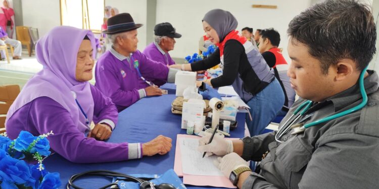 Pertagas Peduli Kesehatan Lansia