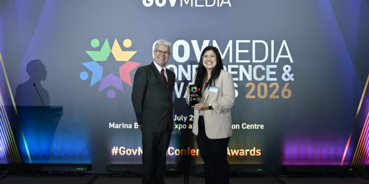 PHE Gondol Penghargaan Stakeholder Engagement of the Year