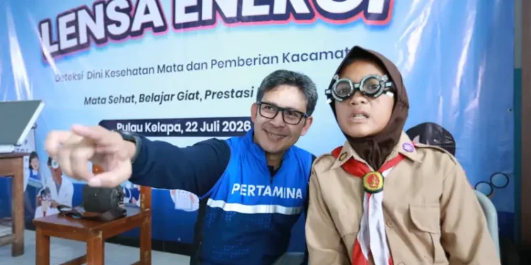 PHE Gelar Pemeriksaan Kesehatan Mata dan Hibah Kacamata untuk Siswa