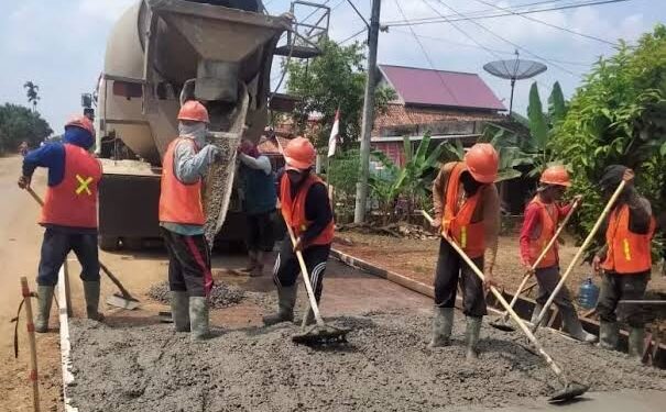 Kolaborasi PetroChina Jabung dan SKK Migas Bangun Infrastruktur Jalan Beton di Kelurahan Pandan Jaya, Tanjung Jabung Timur