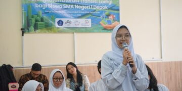 UPER Sosialisasikan Transisi Energi ke Pelajar SMAN 1 Depok