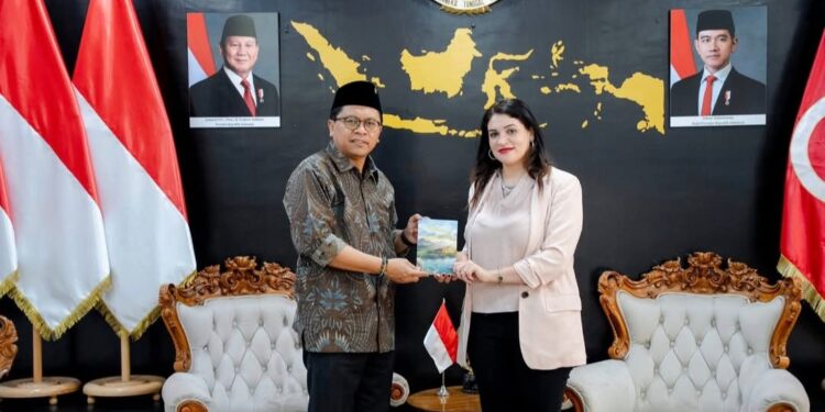 Kado Ultah Kemerdekaan RI ke-81, Kedubes RI untuk Tunisia Terbitkan Buku Terbaru tentang Indonesia