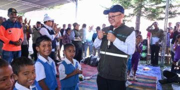 Mendikdasmen Salurkan Bantuan untuk Sekolah Terdampak Gempa NTT