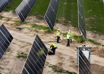 Menguji Komitmen Pemerintah dalam Mengimplementasikan Energi Bersih