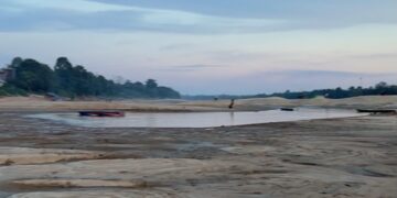 Kondisi Sungai Kapuas yang mengalami pendangkalan di Kalimantan Barat. Foto: Capt. Galih Prabowo